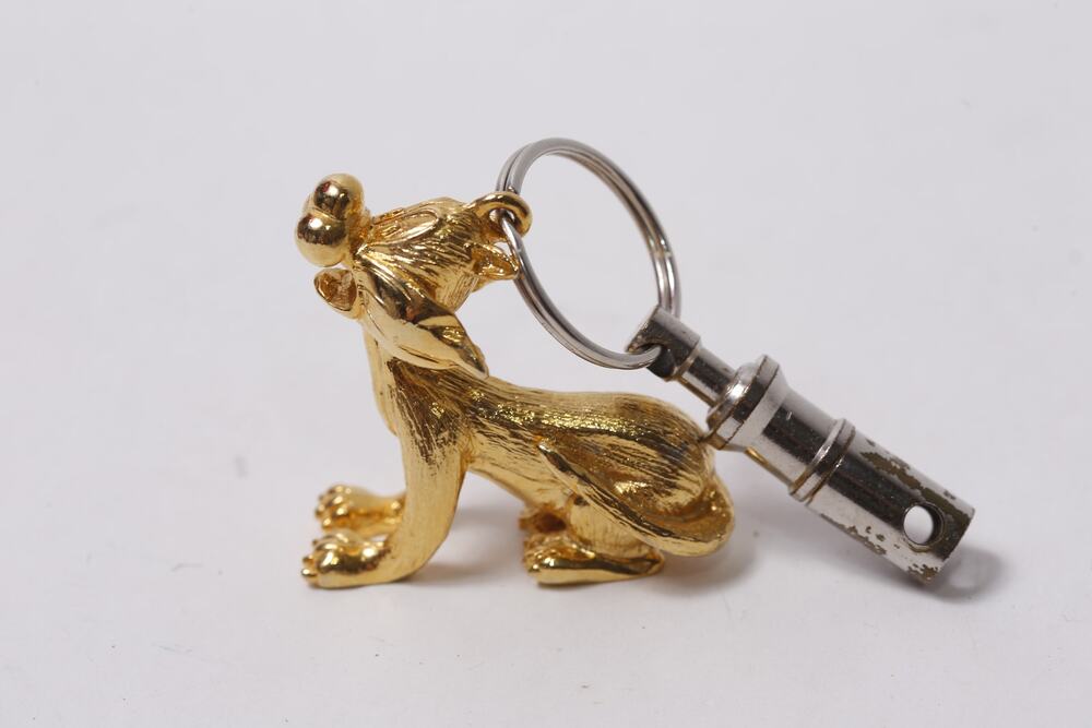 Looney Tunes Sylvester the Cat Keychain Gold-tone Cartoon ~ 260602-WH M-15-02